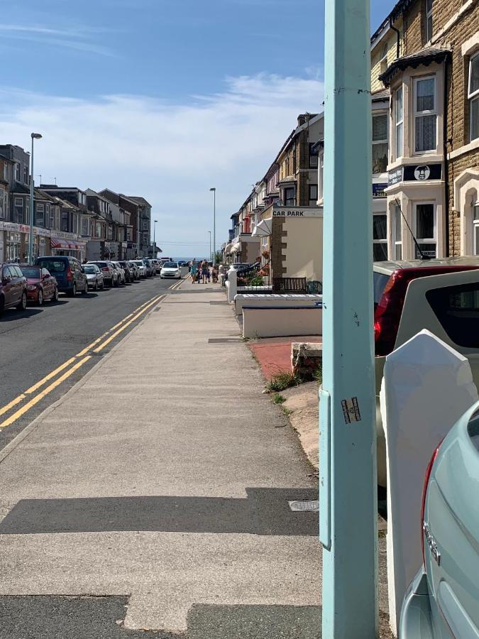Delamere Holiday Flat Blackpool Esterno foto